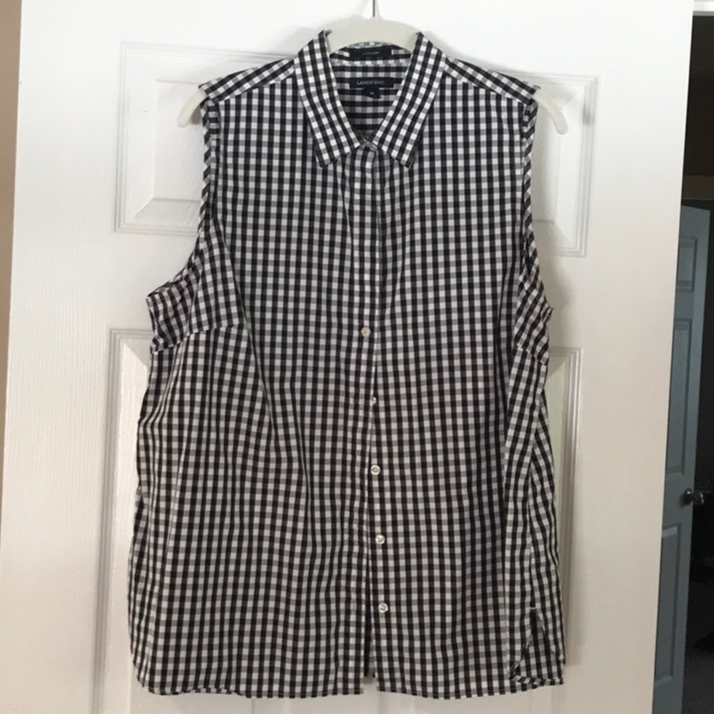 Women’s Black & White Checkered Sleeveless Shirt Sz 18